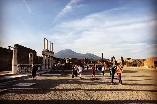 Pompeii & Vesuvius With Lunch & Wine Tasting From Positano - Common questions