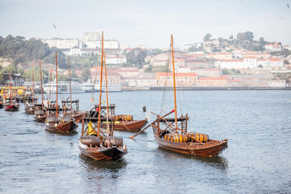 Porto Walking Tour: You Cannot Miss It! - City Navigation Tips