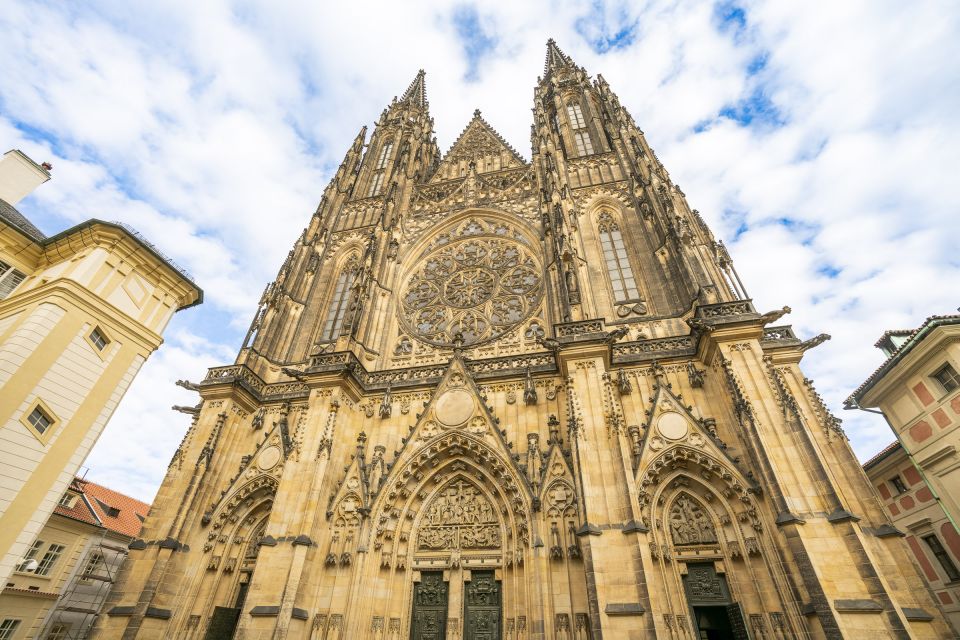 Prague: Castle Tour With Local Guide and Entry Ticket - Payment Options and Additional Details