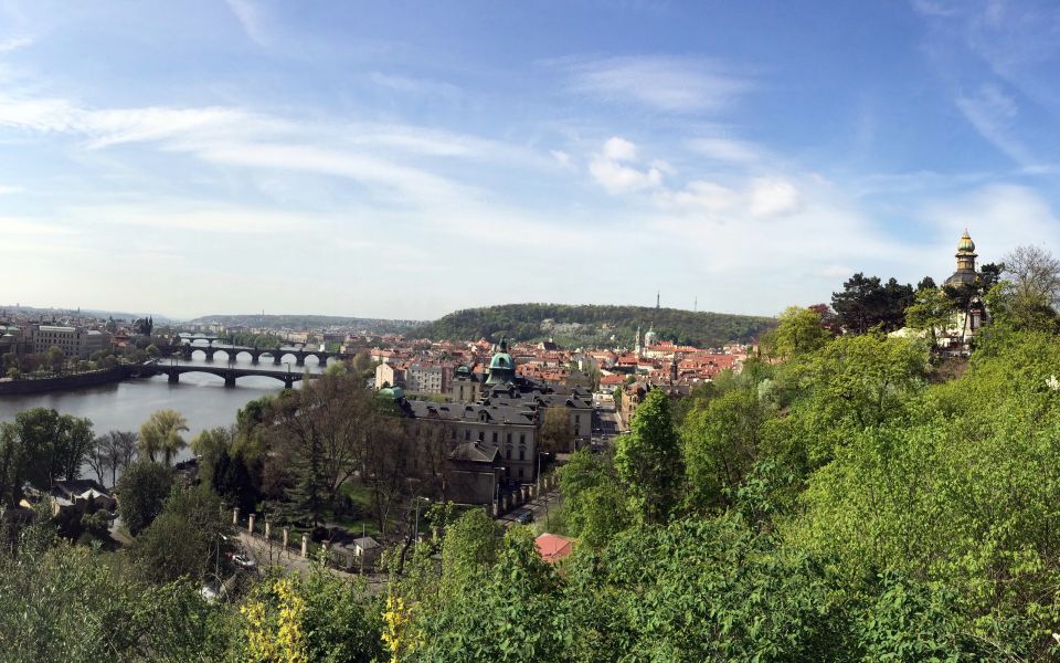 Prague: Stunning Viewpoints, Castle, City & Park E-Bike Tour - Customer Reviews