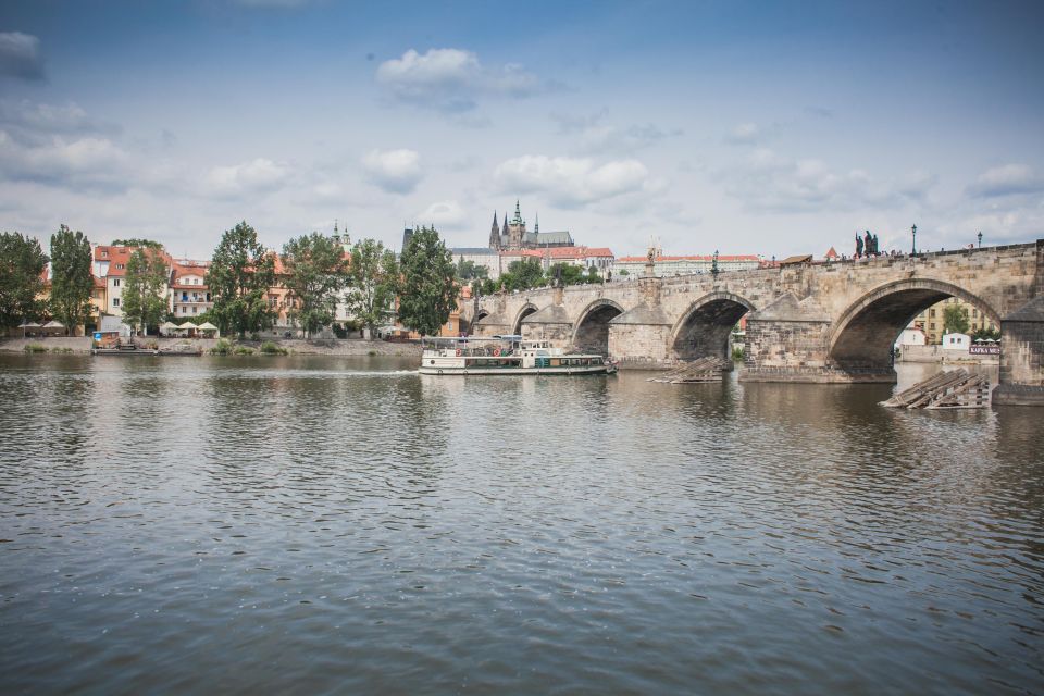 Prague: Vltava River Evening Dinner Cruise - Common questions