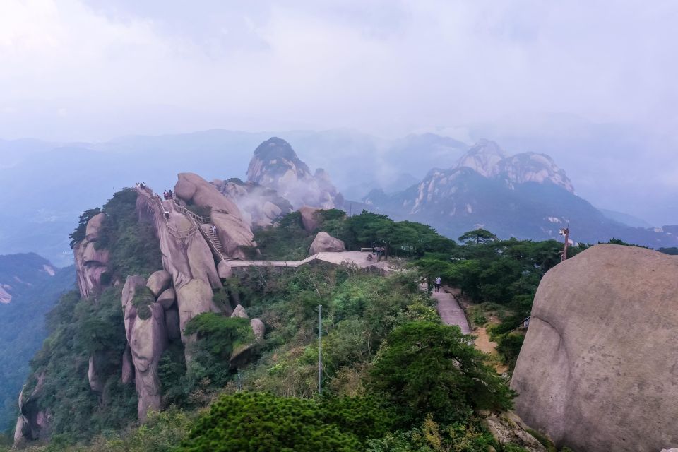 Private 3-Day Huangshan Tour Including Tickets - Exploring Scenic Spots and Peaks
