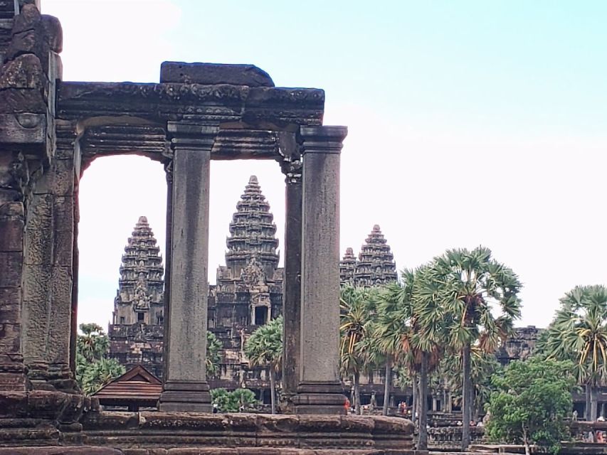 Private 3 Day Tour to Angkor Wat & Jungle Temple - Day 3: Beng Mealea & Tonle Sap Lake