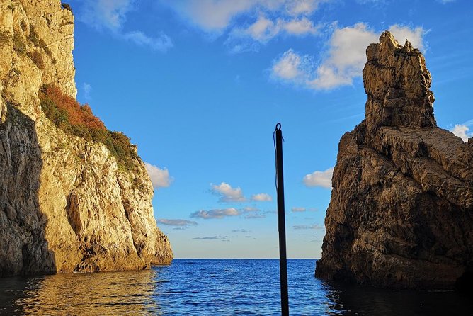 Private Island of Capri by Boat - Common questions