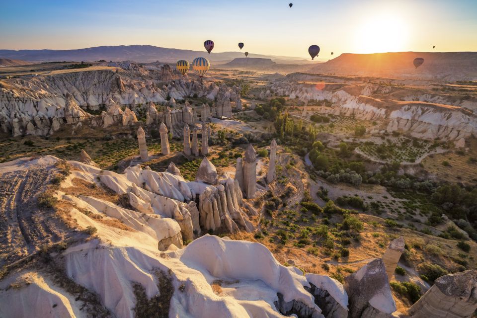 Private/Shared Hiking Tour With Lunch and Sunset Picnic - Lunch in Çavuşin