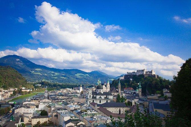 Private Transfer From Vienna to Salzburg With 3h Sightseeing Stop in Hallstatt - Common questions