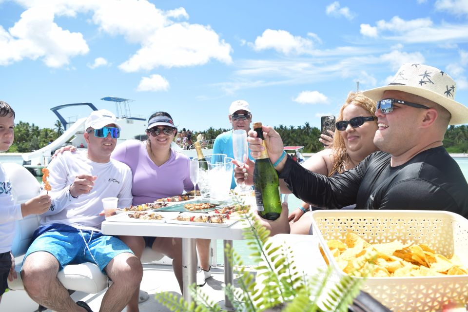 Punta Cana: Catamaran Party Tour With Snorkeling and Lunch - Common questions
