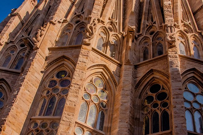 Sagrada Familia: Fast Track Guided Tour With Optional Tower - Common questions