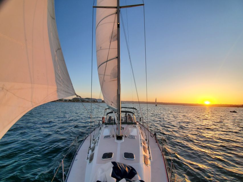 San Diego: San Diego Bay Sunset & Daytime Sailing Experience - Tips for a Memorable Experience