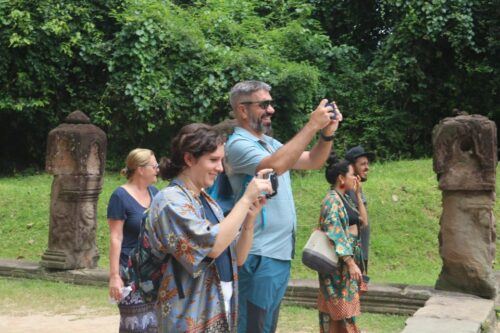 Siem Reap: Full-Day Small Group Temples Tour - Tips for a Memorable Experience