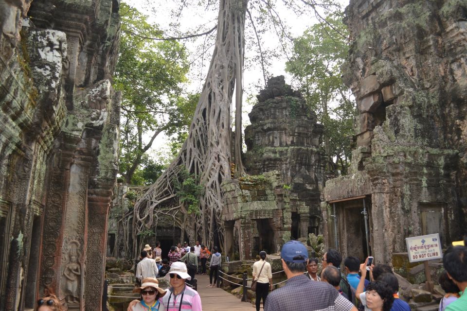 Siem Reap: Small Circuit Tour by Mini Van With English Guide - Common questions