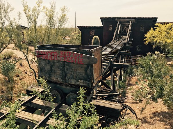 Small Group Apache Trail Day Tour With Dolly Steamboat From Phoenix - Common questions