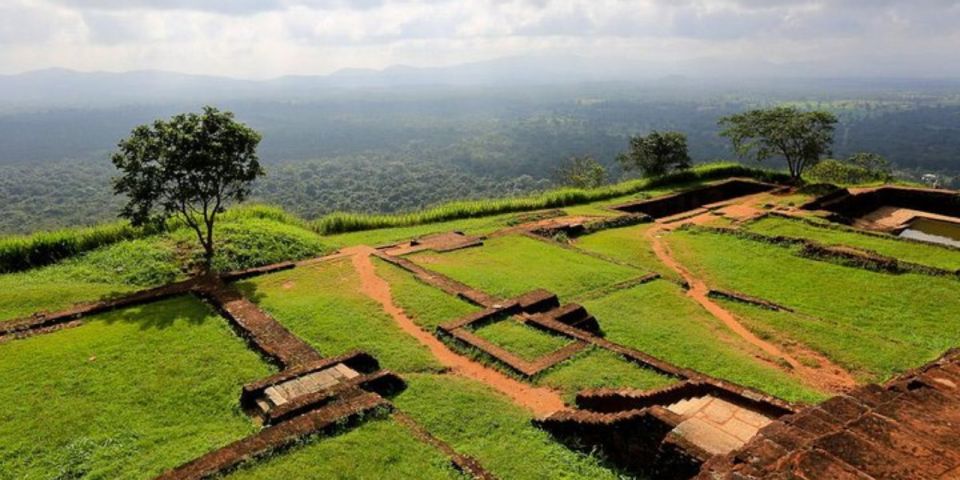 Sri Lanka's Ancient Wonders: Sigiriya Rock and Polonnaruwa - Last Words