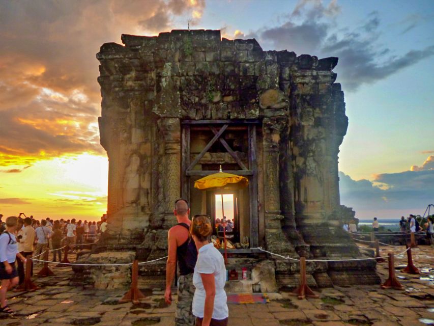 Sunset Small Groups With Massive Temples & Guide Tour - Common questions