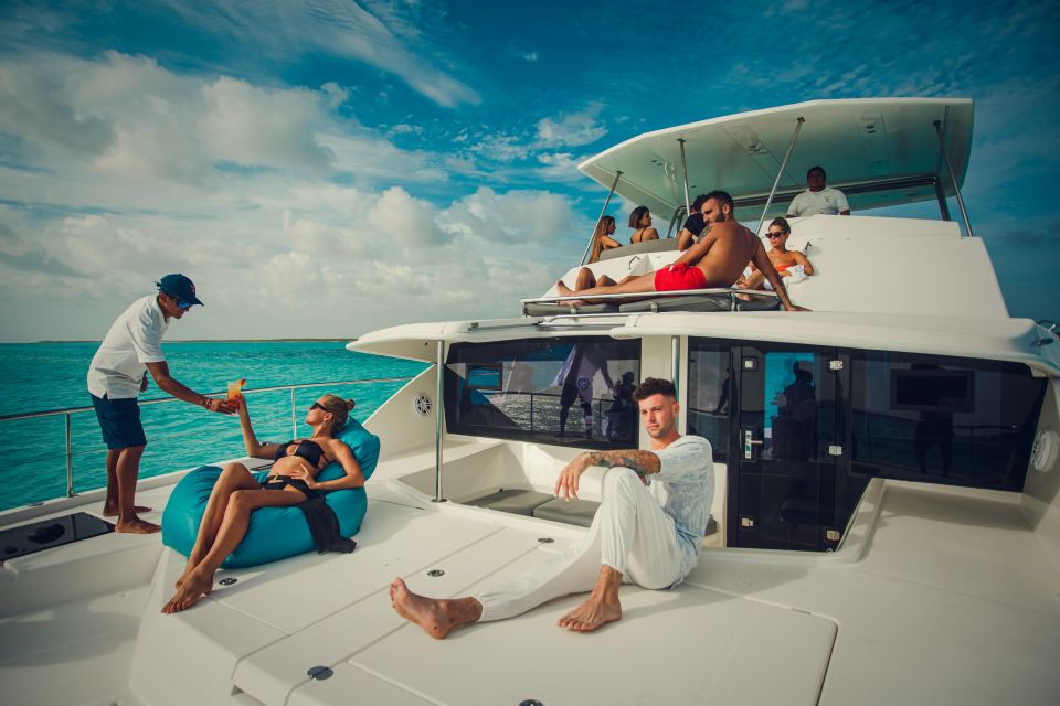 Tulum Bliss: Exclusive Luxe Yacht Experience - Gourmet Dining Experience