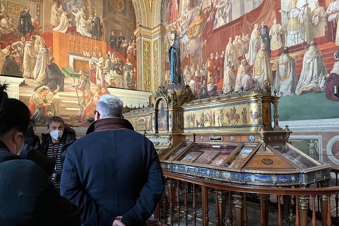 Vatican City: Vatican Museums and Sistine Chapel Group Tour - Common questions