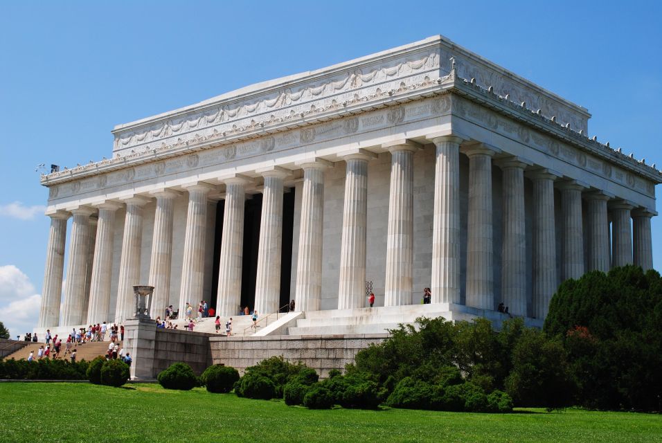 Washington DC: Multilingual Private Day or Evening SUV Tour - Multilingual Tour Guides