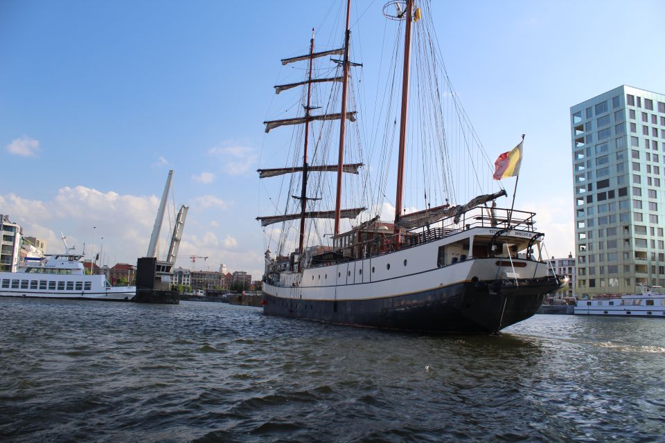 Antwerp: Private Old Harbour Boat Tour Incl. Drinks & Snacks - Tour Inclusions