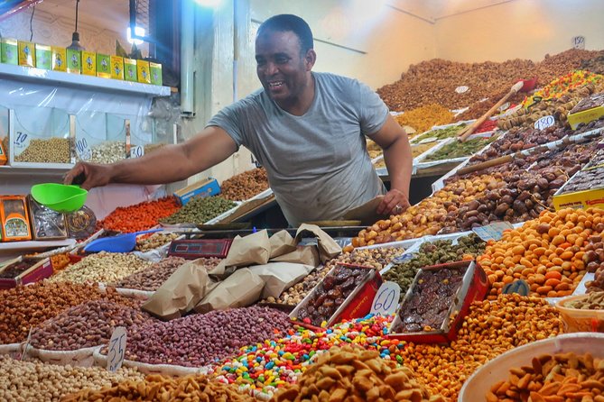 Authentic Moroccan Food Tour in Marrakech With Dinner - Guides Expertise and Experience