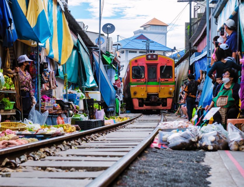 Bangkok: Damneon Saduak Floating & Train Markets Guided Tour - Common questions