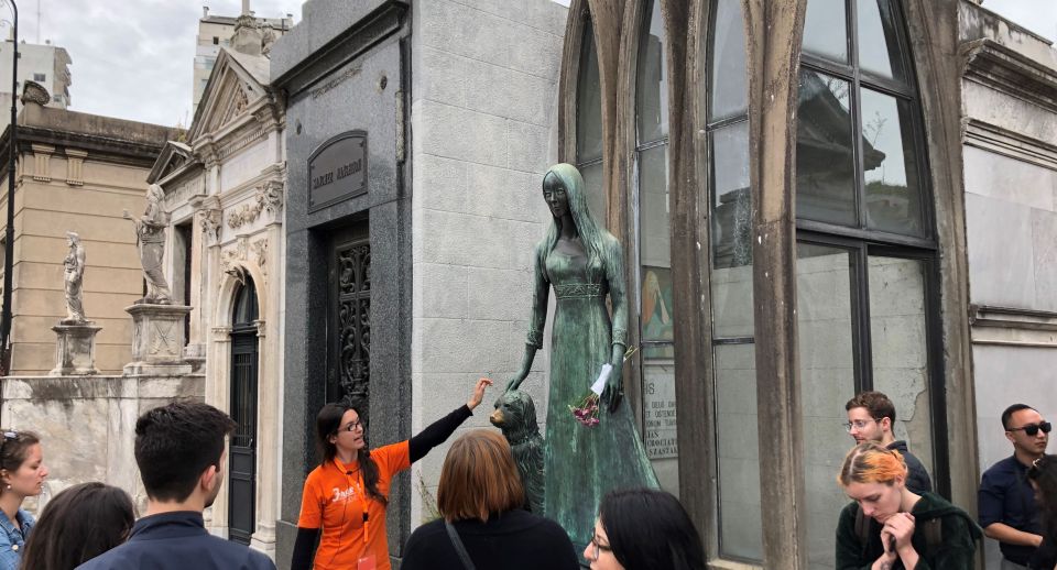 Buenos Aires: La Recoleta Cemetery Guided Tour in English - Common questions