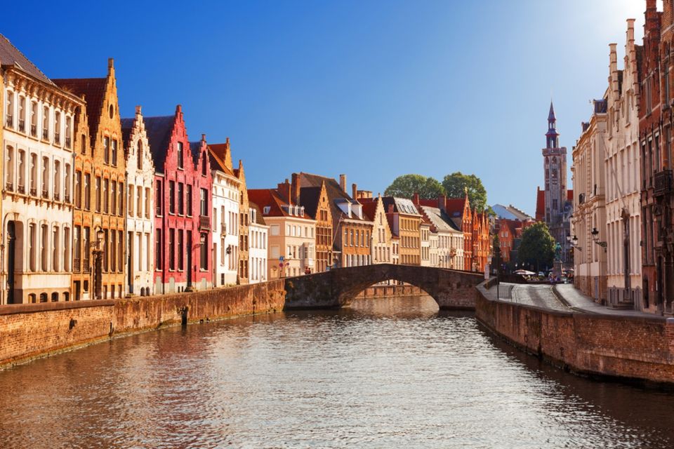 From Amsterdam: Day Trip to Bruges in Spanish or English - Common questions