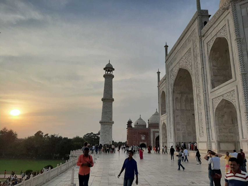 From Delhi: Private Taj Mahal, Agra Fort & Baby Taj Day Trip - Customer Experience