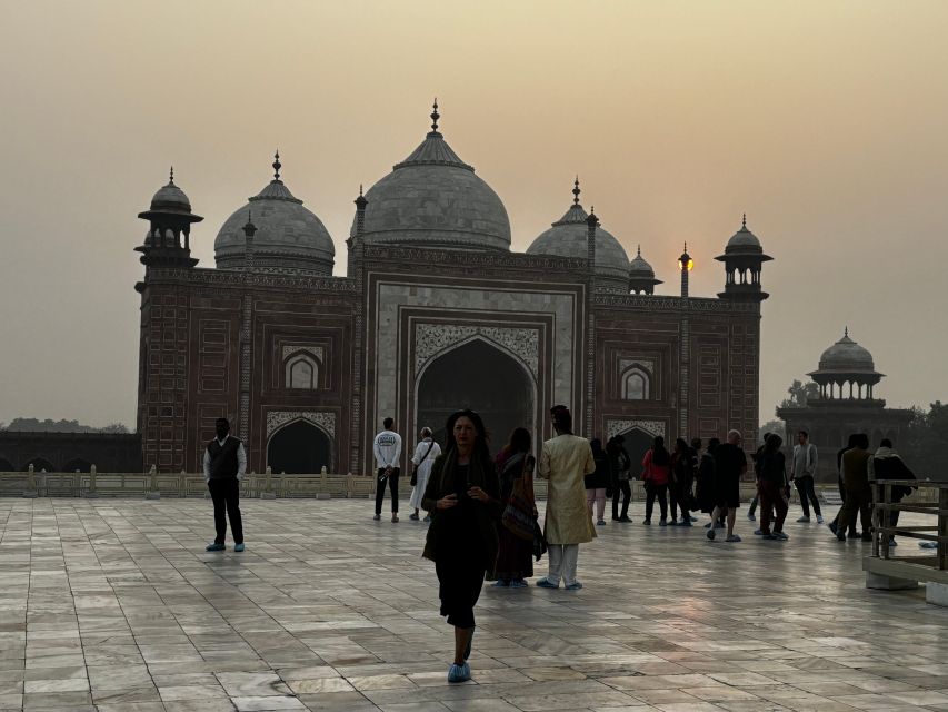 From Delhi To Agra & Taj Mahal Round Trip By Private Car - Memorable Lunch Experience