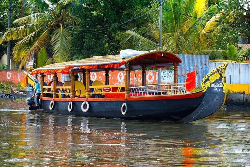 8 from kochi port backwater canoe and fort kochi tour From Kochi Port: Backwater Canoe and Fort Kochi Tour