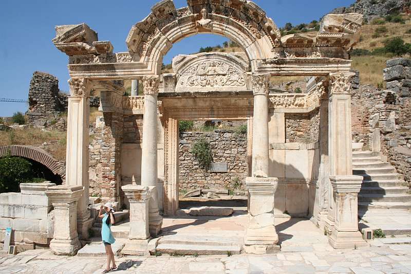 From Kusadasi or Izmir: Ephesus Private Tour - How to Book