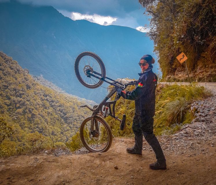 From La Paz: 3-Day Biking Tour Death Road & Uyuni Salt Flats - Common questions