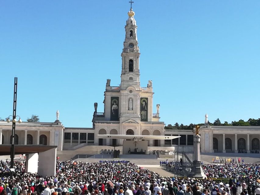 From Lisbon: Town-Hopping Transfer to Porto - Common questions