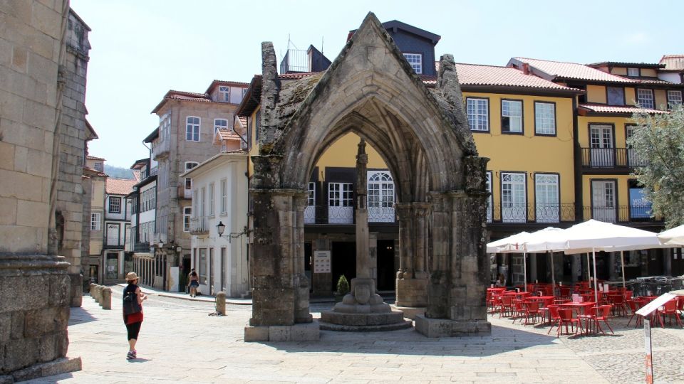 From Porto: Wonders of Braga & Guimaraes Private Day Trip - Common questions