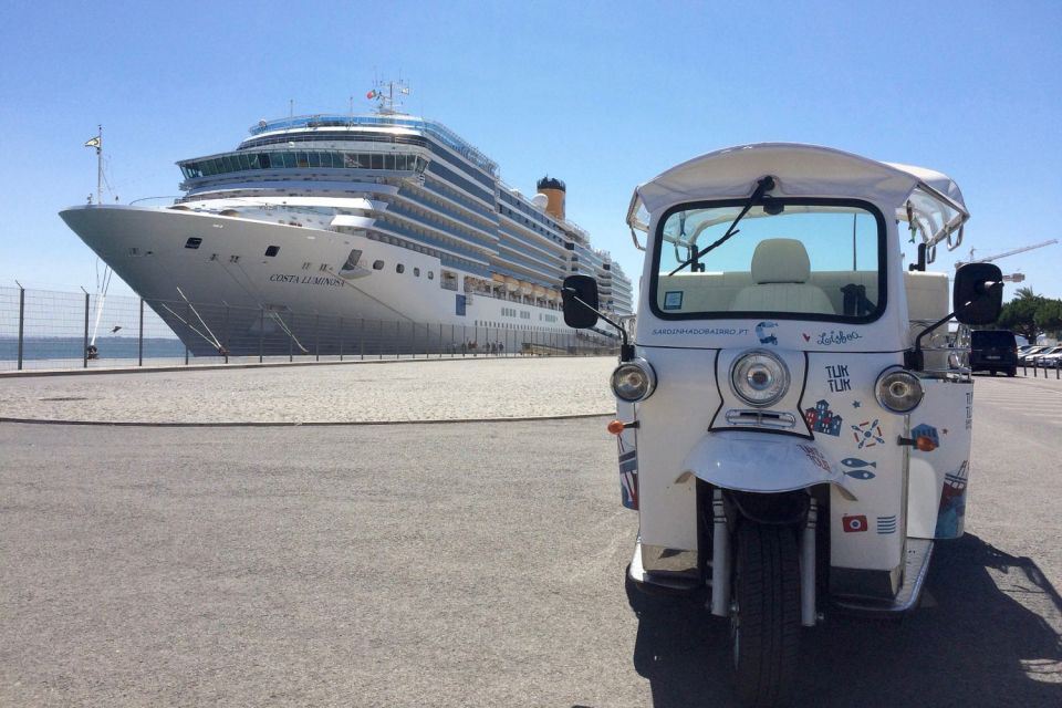 Lisbon: Guided Small Group Tuk-Tuk Tour - Panoramic River Tagus View