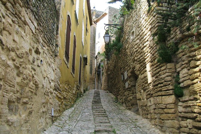 Luberon Villages Half-Day Tour From Aix-En-Provence - Common questions