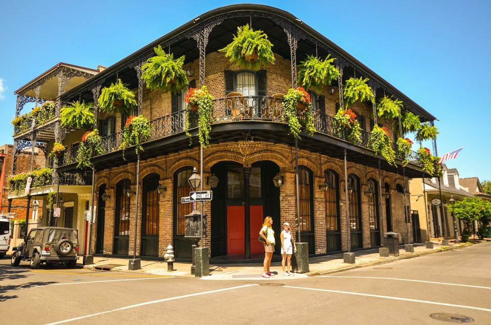 New Orleans: Drunk History Walking Tour - Accessibility Options