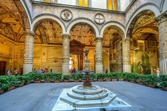 Palazzo Vecchio Guided Experience With Entrance Ticket - Location and Transportation