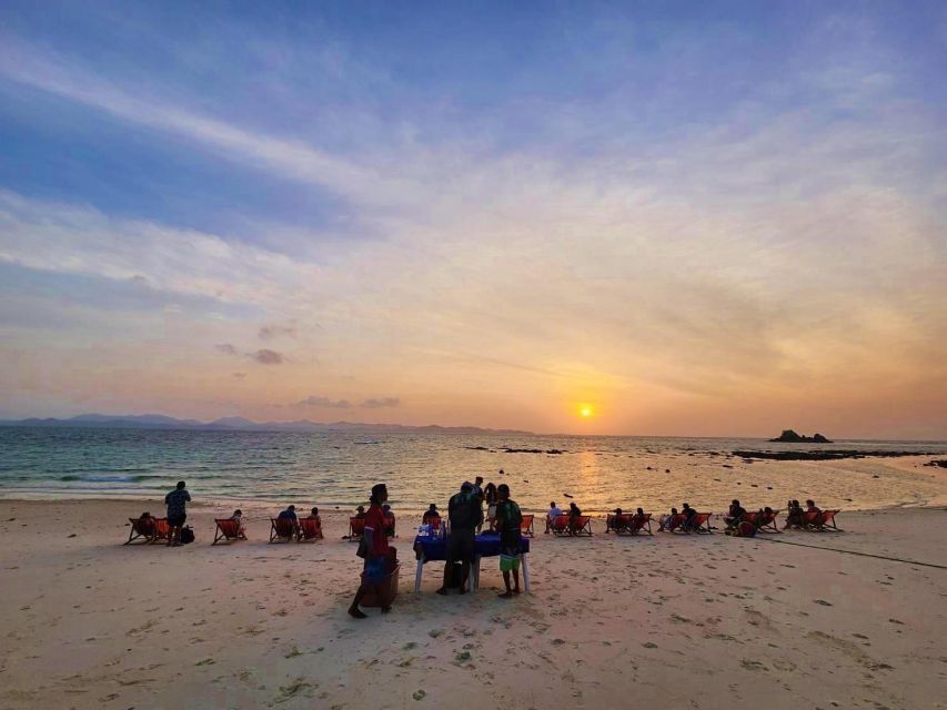 Phuket: Phi Phi Sunrise Boat Tour To Bamboo And Khai Island