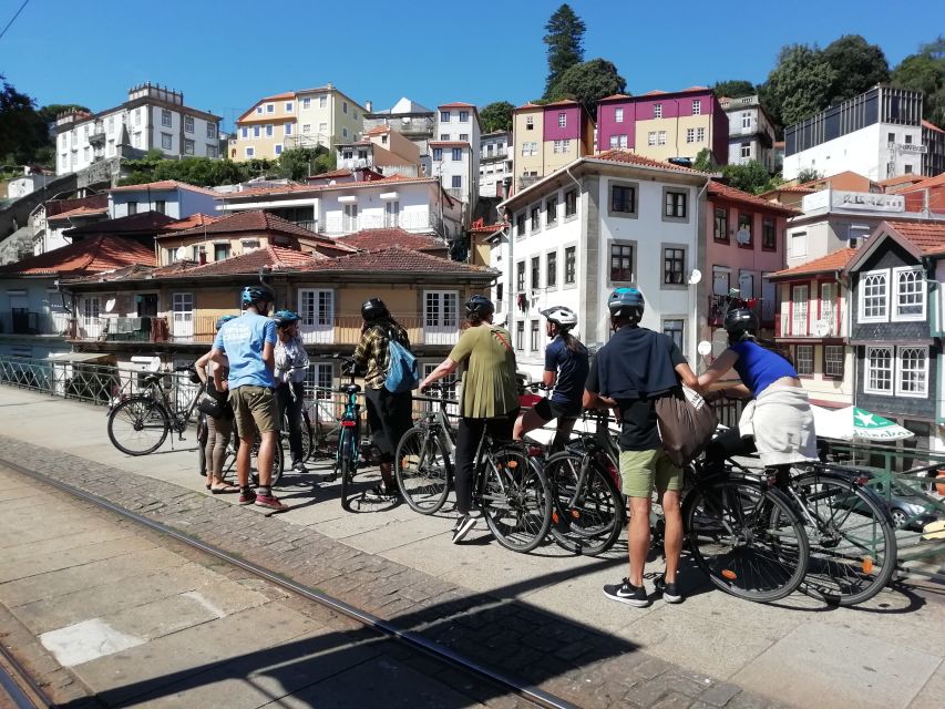 Porto: 3-Hour Old Town and Riverside Bike Guided Tour - Language and Participant Requirements