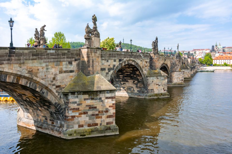 Prague: 3-Hour Old Town and Prague Castle Tour in German - Customer Reviews and Ratings