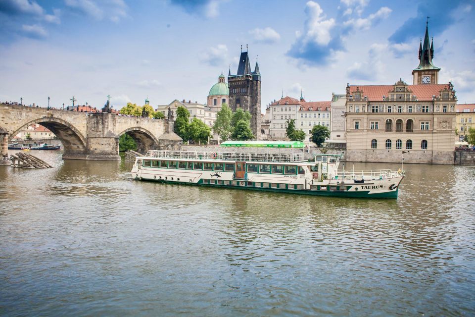 Prague: Afternoon Beer Cruise With Drinks Included - Tips for Enjoying the Cruise