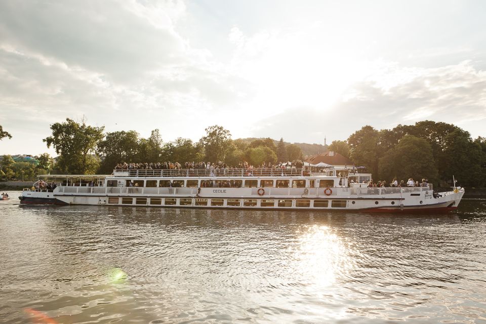 Prague: Vltava River Sightseeing Cruise - Photo Opportunities