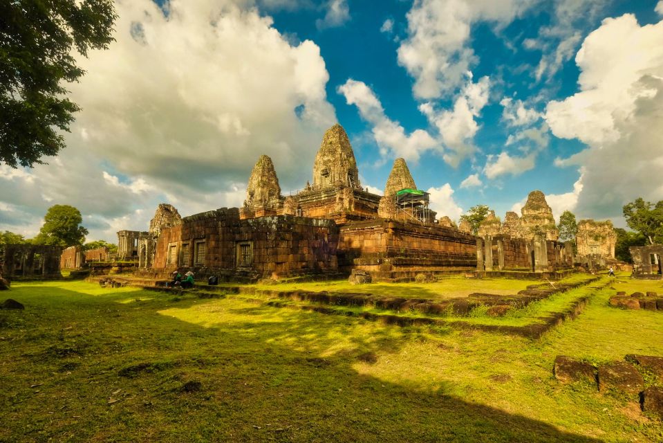 Private Banteay Srei and 4 Guided Tour - Discover Ta Som Temple