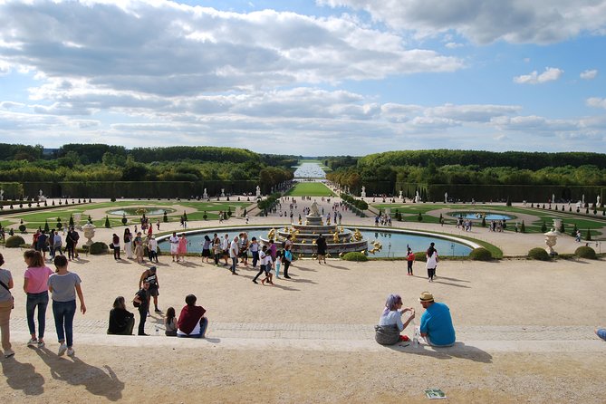 Private Giverny & Versailles Day Trip With Lunch & Hotel Transfers From Paris - Common questions