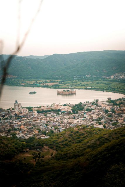 Private Guided City Tour of Amer Fort and Jaipur - Common questions