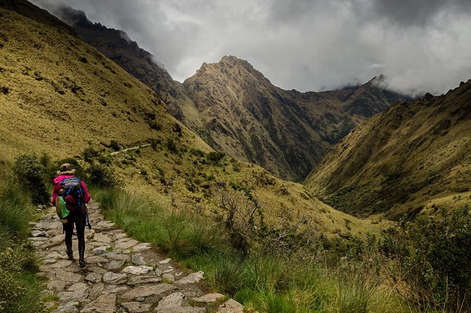 Short Inca Trail to Machu Picchu (2 Days & 1 Night) - Common questions