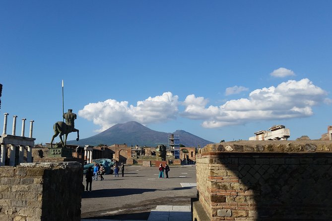 Tour in the Ruins of Pompeii With an Archaeologist - Expert Guide Commentary