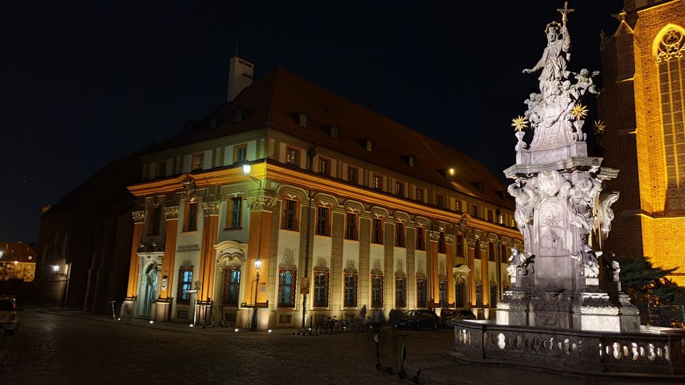 Wroclaw: Guided City Night Tour - Common questions