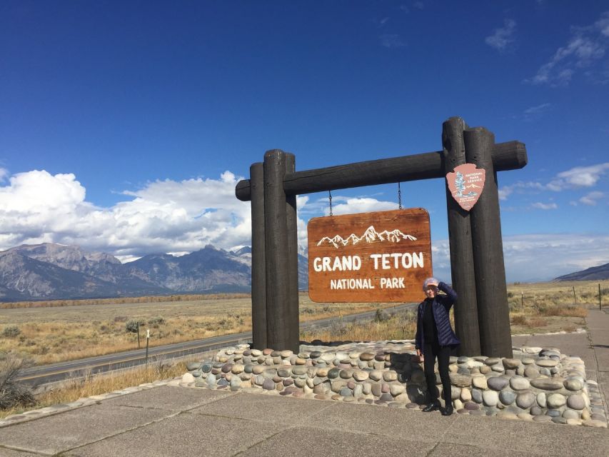 Bozeman: Yellowstone & Grand Teton National Park With Hotel - Common questions