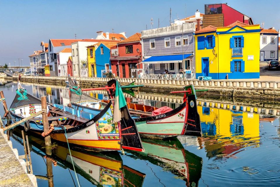From Lisbon: Aveiro, Moliceiro Boat and Coimbra Tour - Common questions